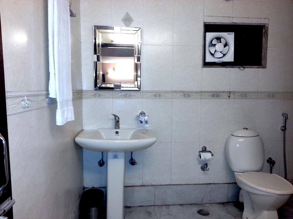 Hotel Ananda Delhi  Rum bild