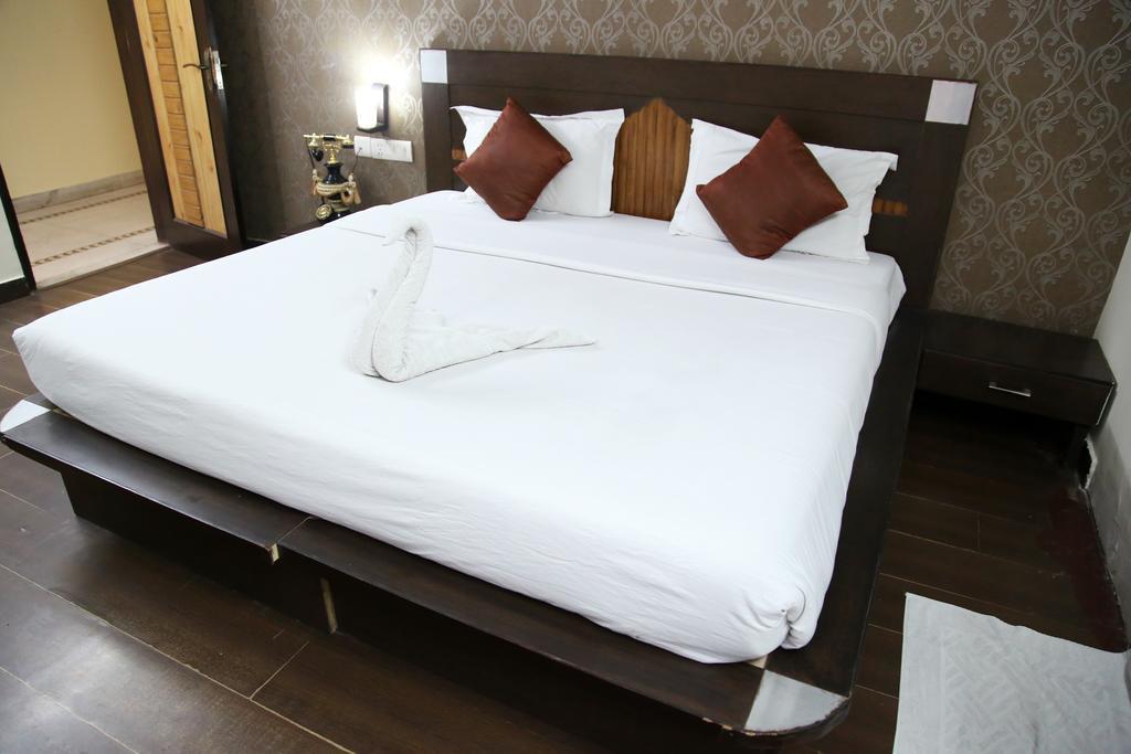 Hotel Ananda Delhi  Rum bild