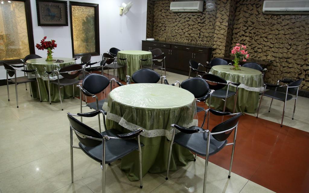 Hotel Ananda Delhi  Rum bild