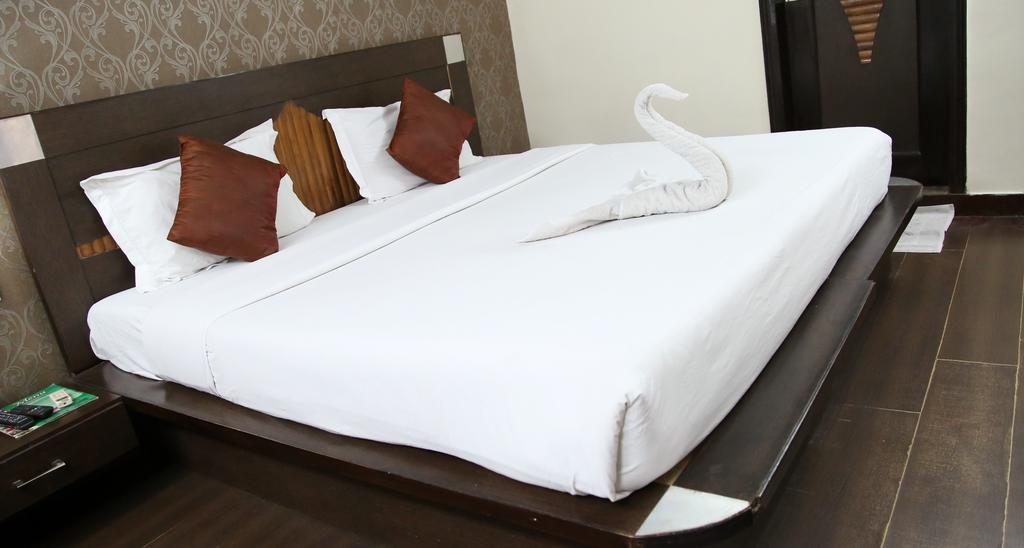 Hotel Ananda Delhi  Rum bild