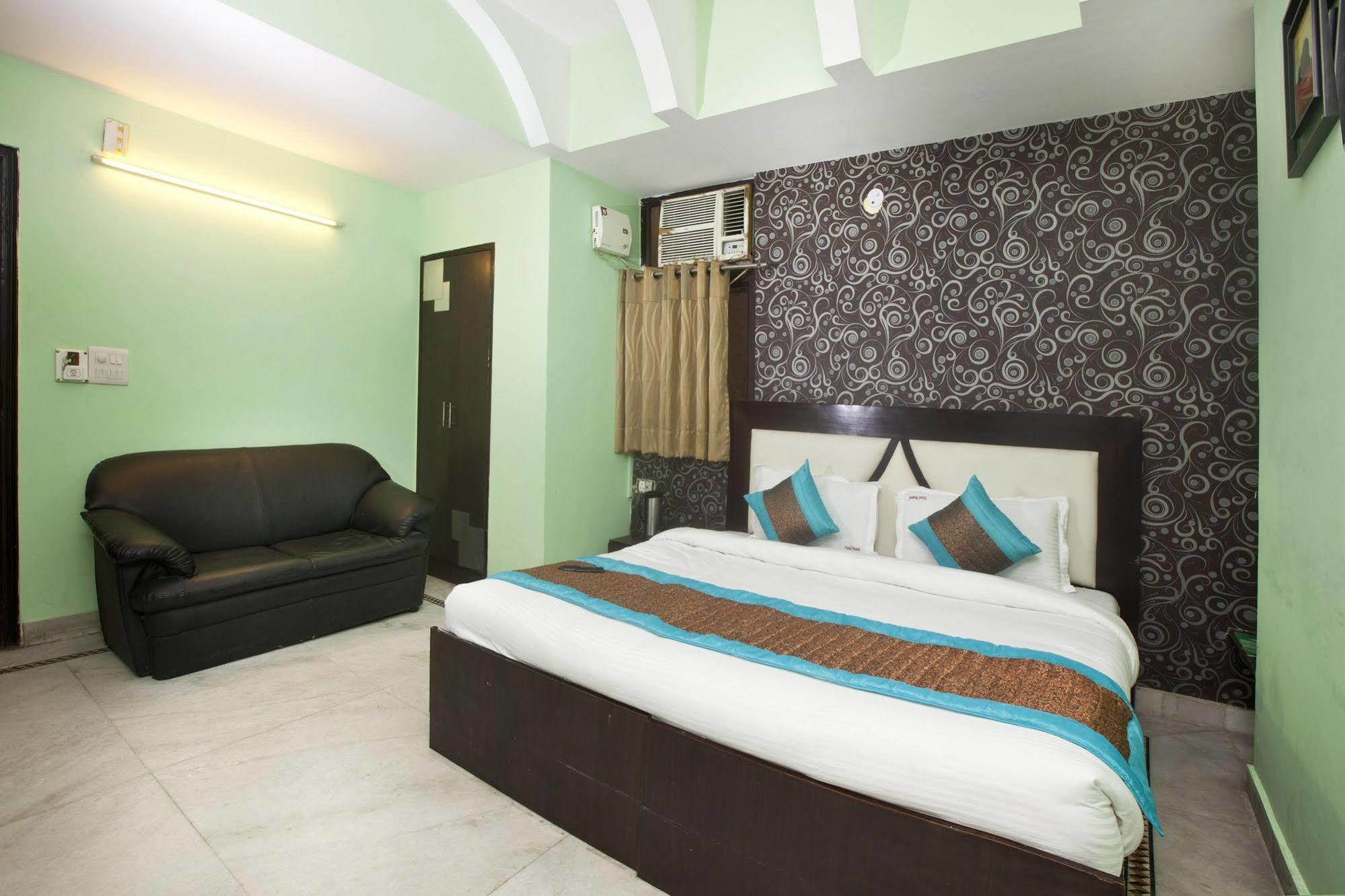 Hotel Ananda Delhi  Exteriör bild